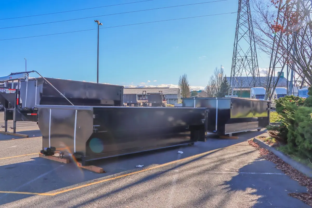 Professional dumpster rental and junk removal service in Holtville